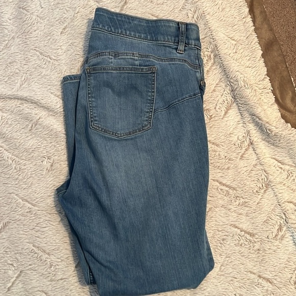 Torrid Ripped Jeans Size 20S - Picture 5 of 6